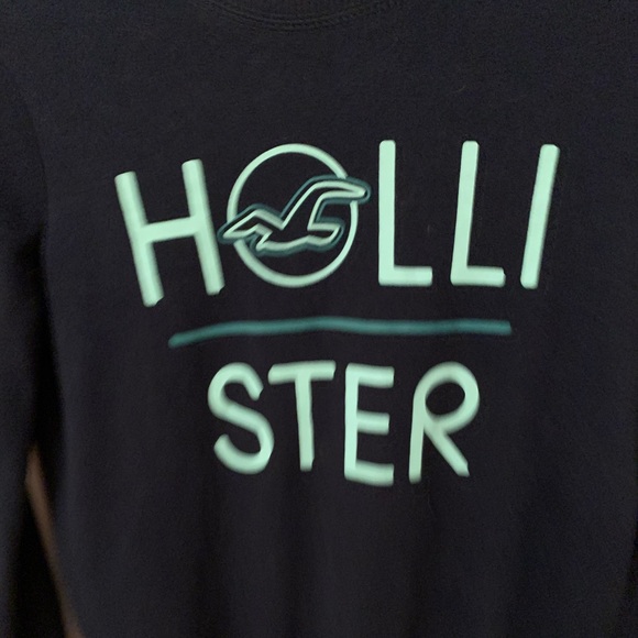 Hollister sweatshirt - Picture 2 of 3